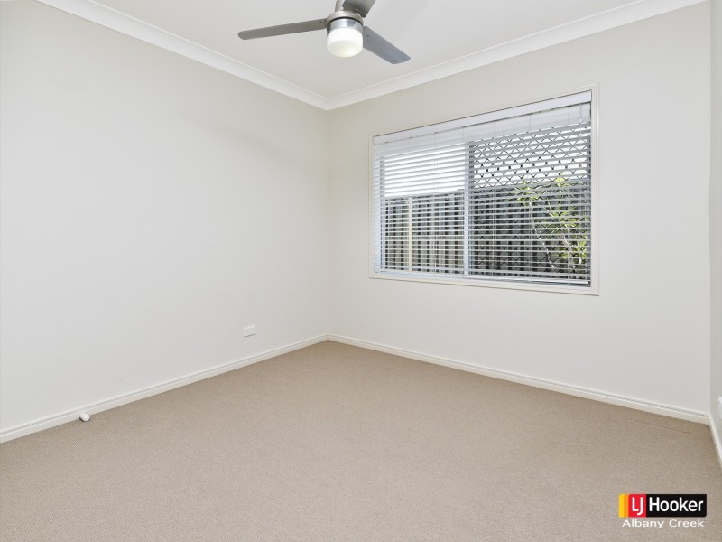 6 Reach Place, Eatons Hill QLD 4037