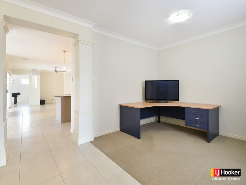 6 Reach Place, Eatons Hill QLD 4037