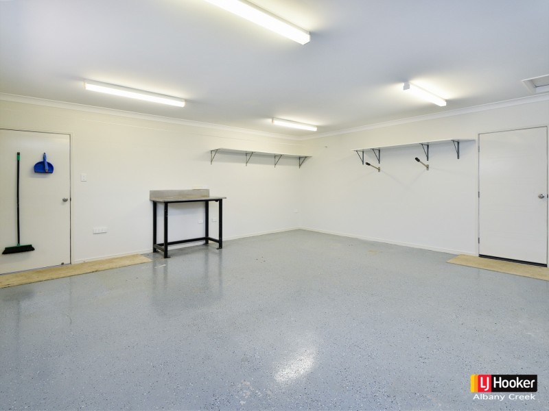 6 Reach Place, Eatons Hill QLD 4037