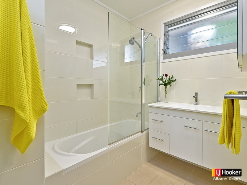 16 Bevlin Court, Albany Creek QLD 4035