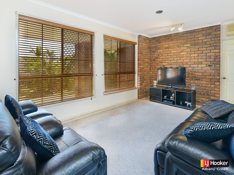 2 Troy Court, Eatons Hill QLD 4037