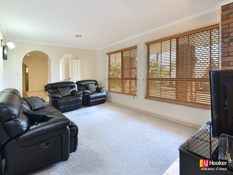 2 Troy Court, Eatons Hill QLD 4037