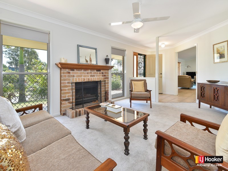 9 Oakmont Crescent, Albany Creek QLD 4035