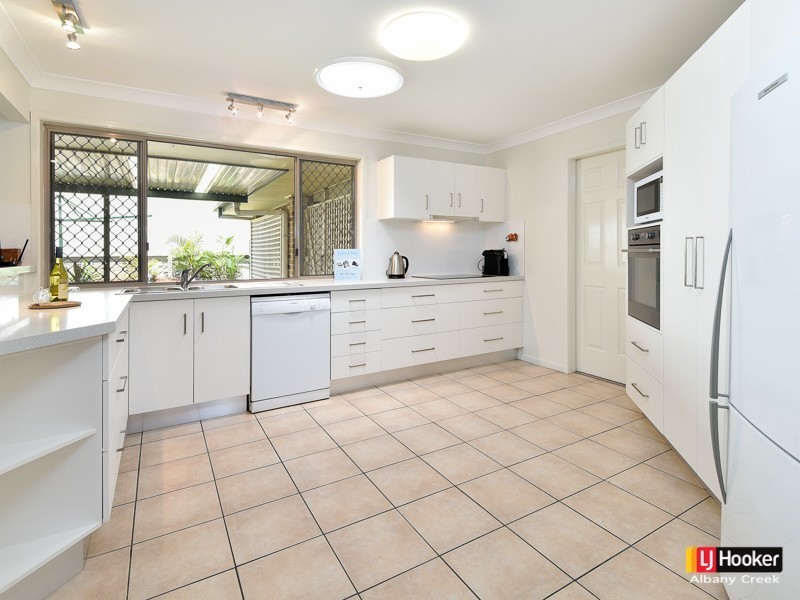 9 Oakmont Crescent, Albany Creek QLD 4035