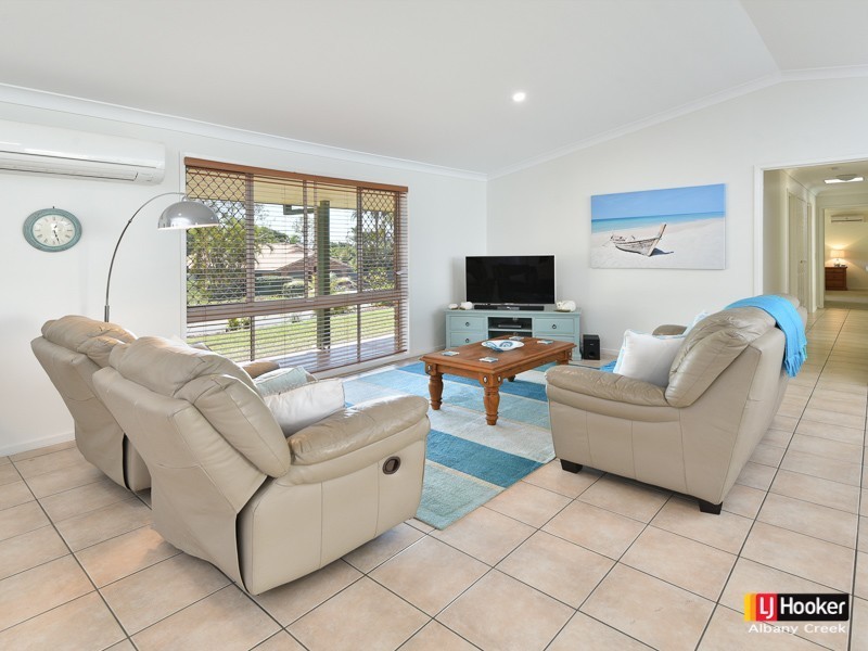 9 Oakmont Crescent, Albany Creek QLD 4035