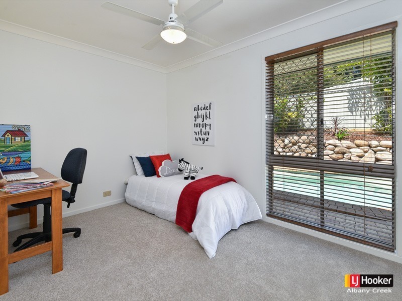 9 Oakmont Crescent, Albany Creek QLD 4035