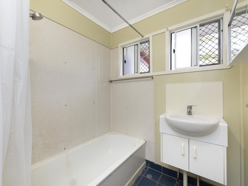 67 Falkirk Street, Stafford Heights QLD 4053