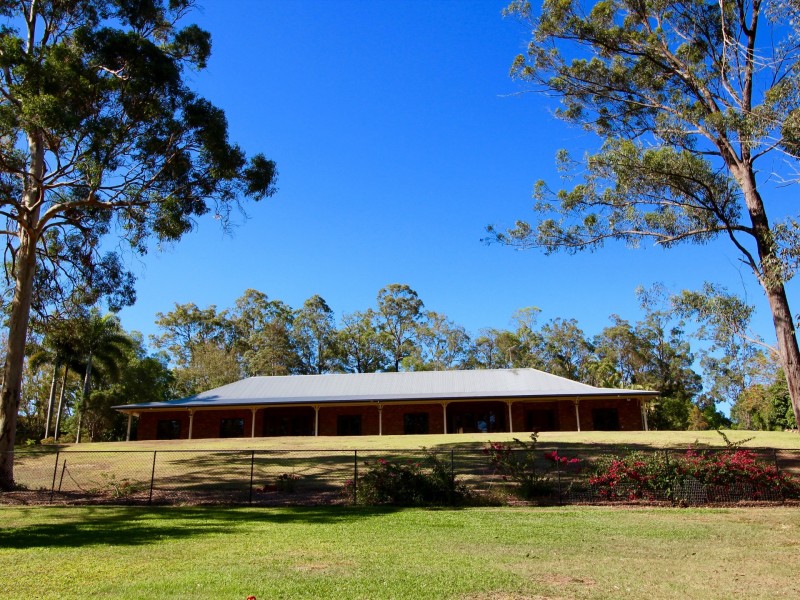 62 Eatons Crossing Road, Eatons Hill QLD 4037