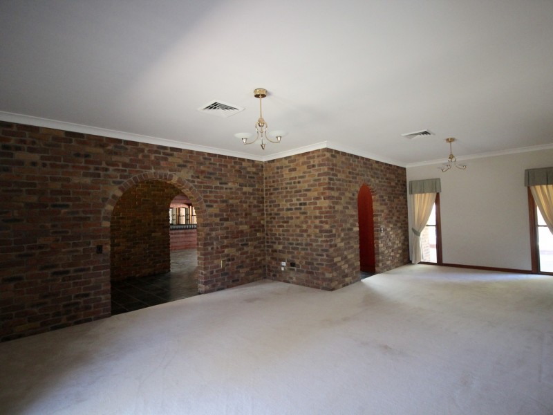 62 Eatons Crossing Road, Eatons Hill QLD 4037