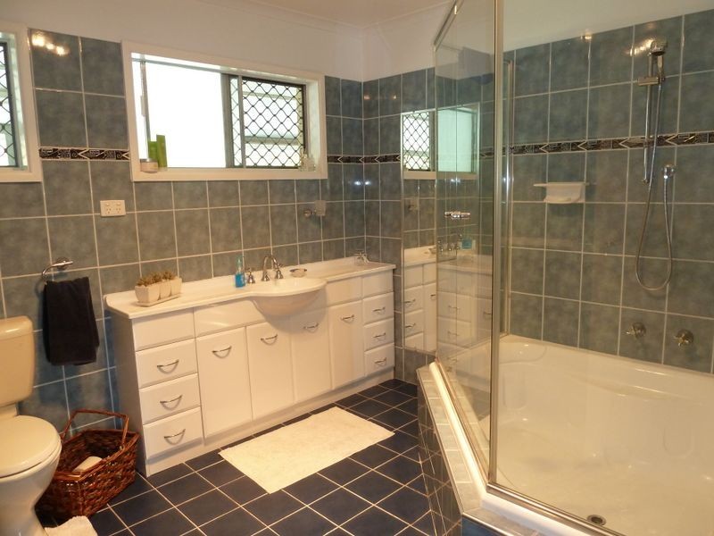 31 Bevlin Court, Albany Creek QLD 4035