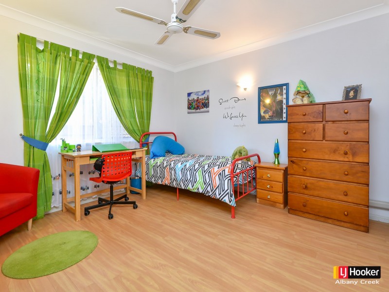 4 Ilona Place, Eatons Hill QLD 4037