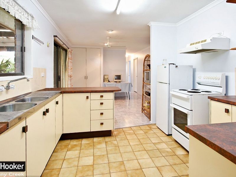 9 Flamingo Drive, Albany Creek QLD 4035