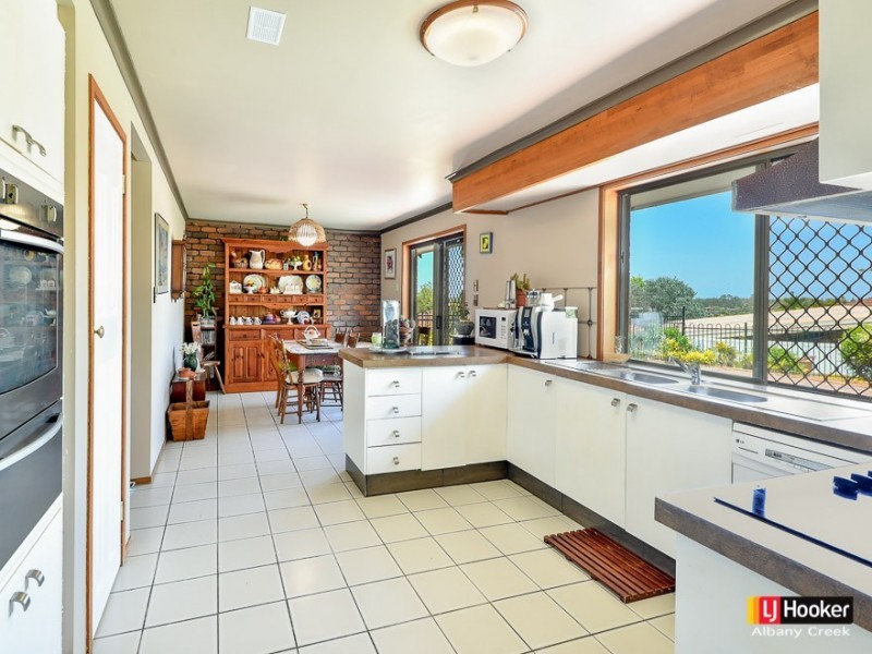 10 Gregory Place, Albany Creek QLD 4035