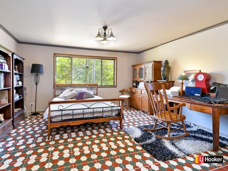 10 Gregory Place, Albany Creek QLD 4035