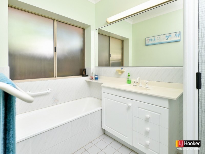 13 Spotted Gum Lane, Cashmere QLD 4500