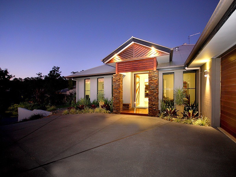 3 Maggie Place, Cashmere QLD 4500