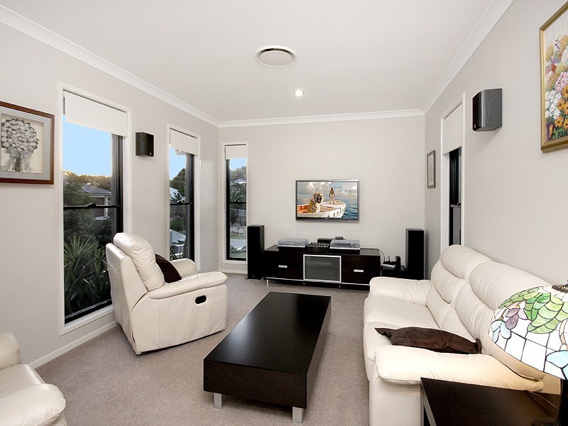 3 Maggie Place, Cashmere QLD 4500