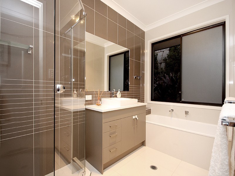 3 Maggie Place, Cashmere QLD 4500