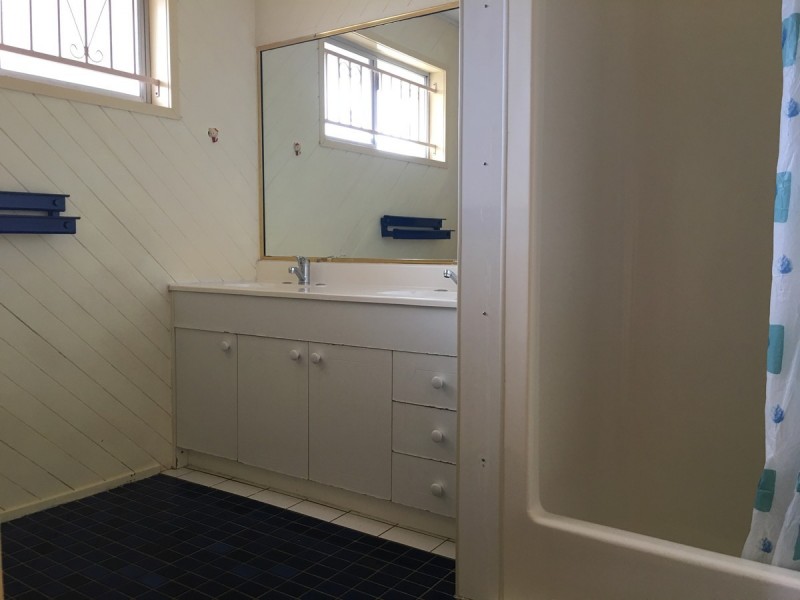 16 Bowen Avenue, Albany Creek QLD 4035