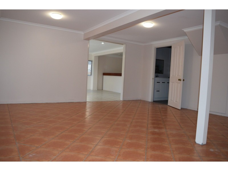 3 Lawn Street, Albany Creek QLD 4035