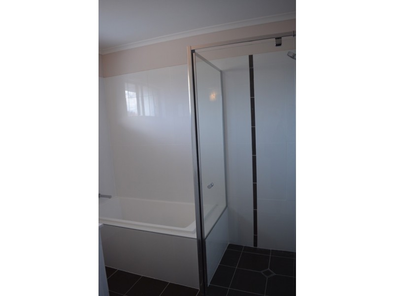 3 Lawn Street, Albany Creek QLD 4035