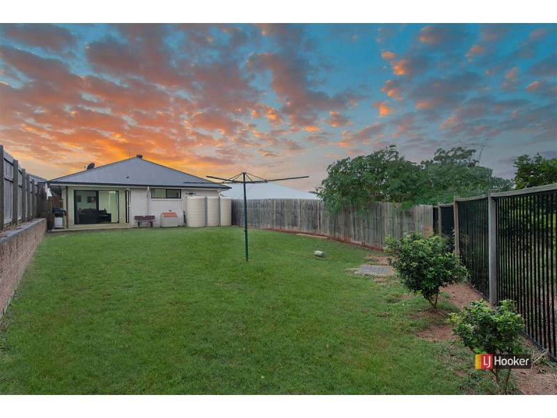 8 Bonney Court, Warner QLD 4500