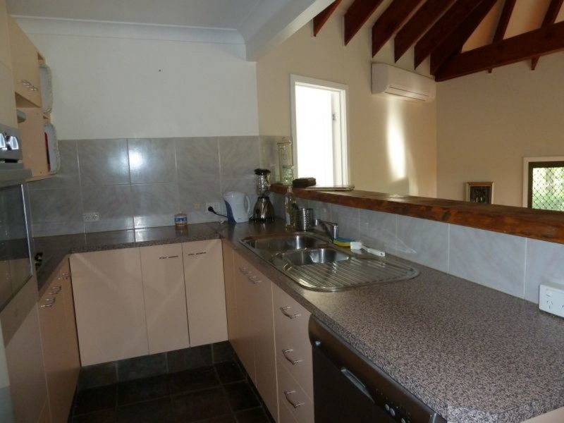 11 Atlas Court, Eatons Hill QLD 4037