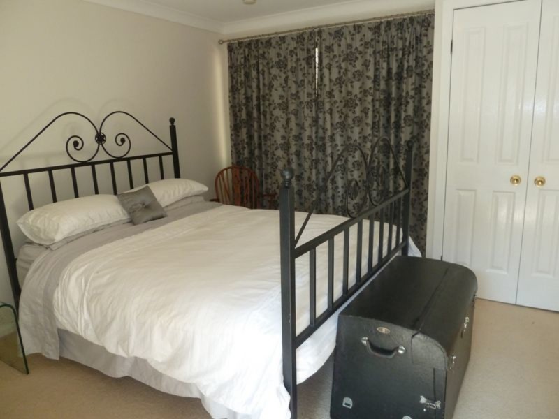 11 Atlas Court, Eatons Hill QLD 4037