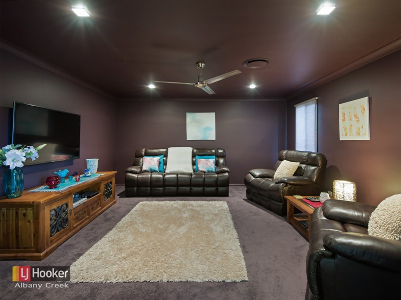 8 Shallows Court, Eatons Hill QLD 4037