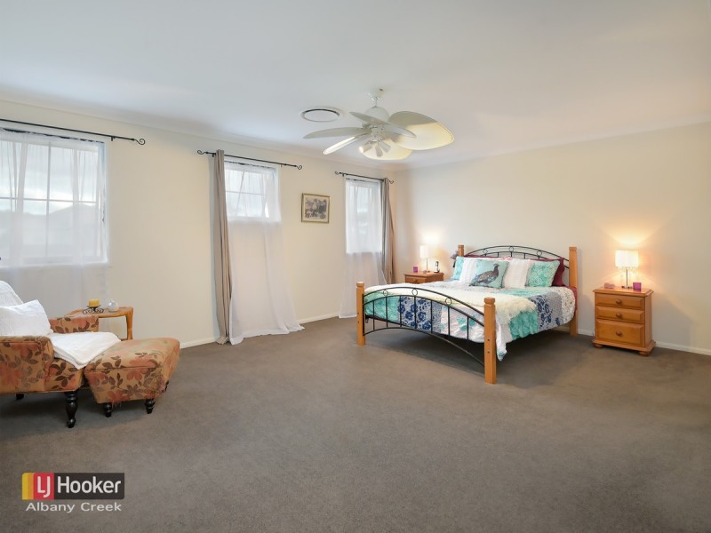 8 Shallows Court, Eatons Hill QLD 4037