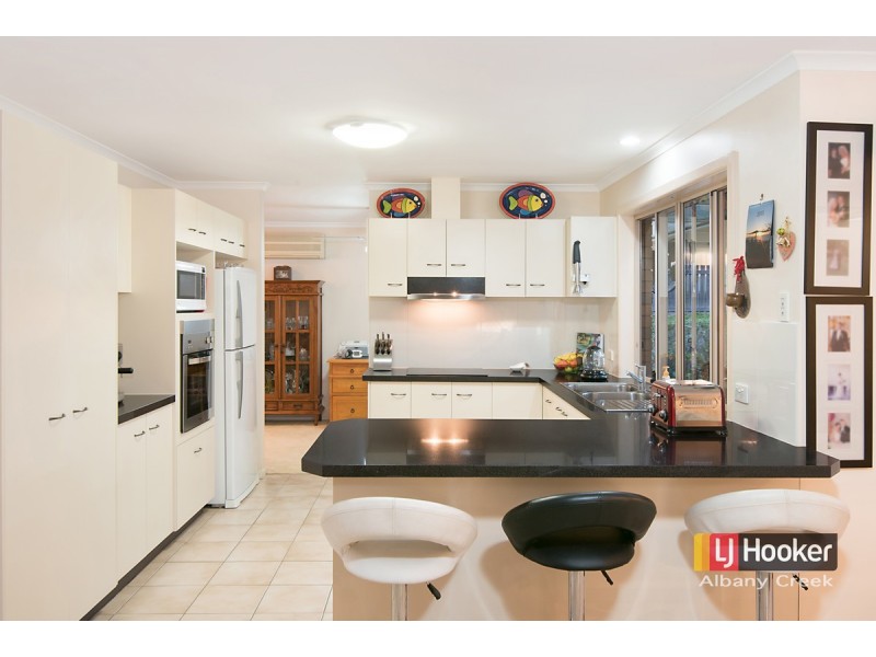 18 Chisholm Court, Albany Creek QLD 4035