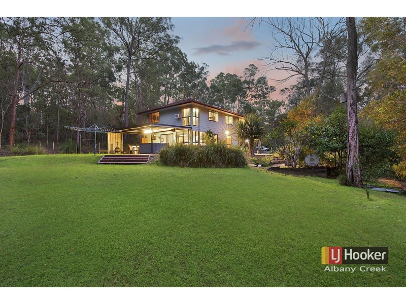 8 Estelle Court, Eatons Hill QLD 4037