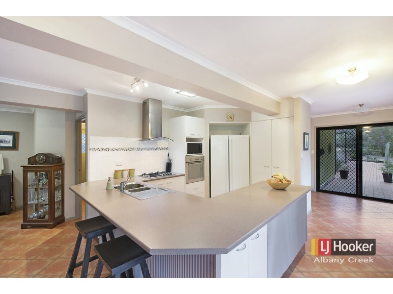 8 Estelle Court, Eatons Hill QLD 4037