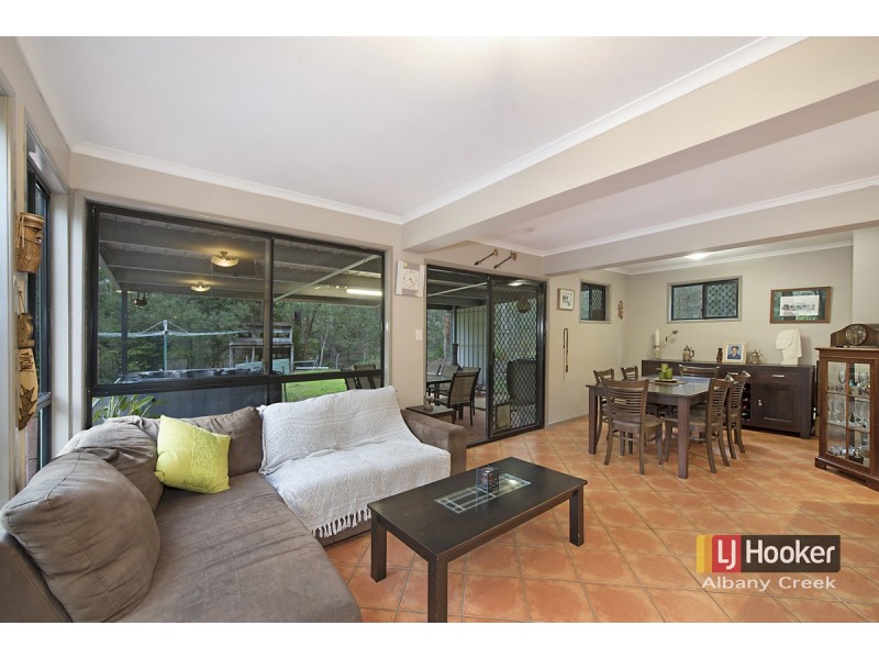 8 Estelle Court, Eatons Hill QLD 4037