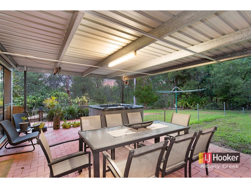 8 Estelle Court, Eatons Hill QLD 4037