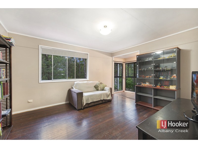 8 Estelle Court, Eatons Hill QLD 4037