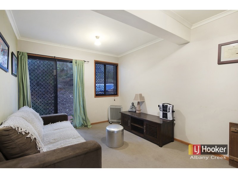 8 Estelle Court, Eatons Hill QLD 4037