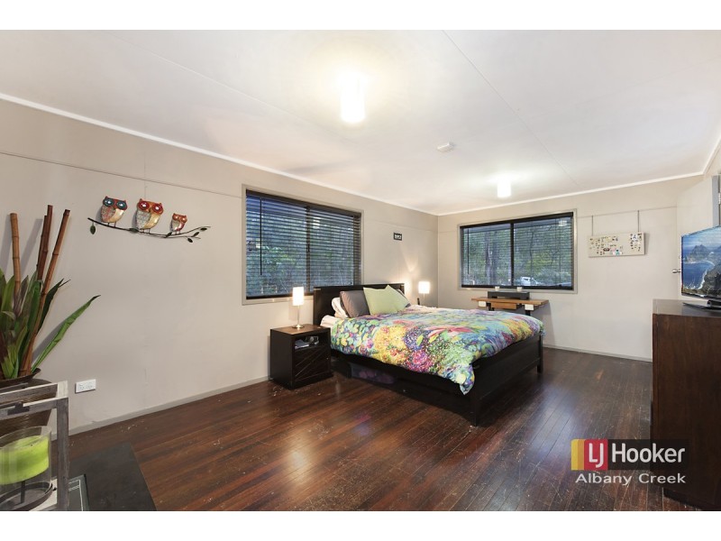 8 Estelle Court, Eatons Hill QLD 4037