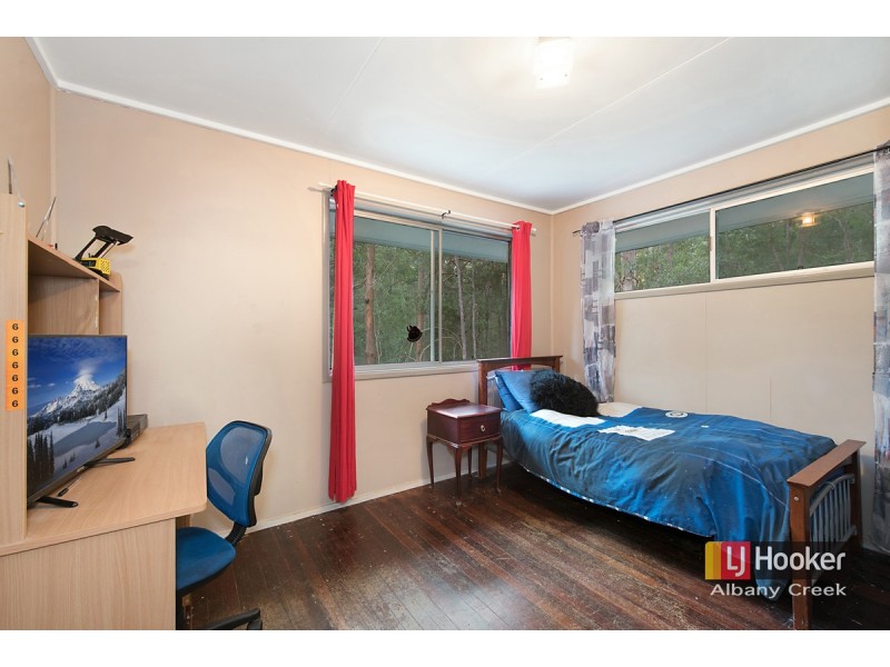 8 Estelle Court, Eatons Hill QLD 4037