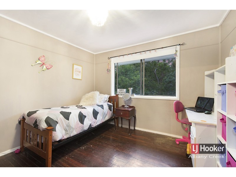 8 Estelle Court, Eatons Hill QLD 4037