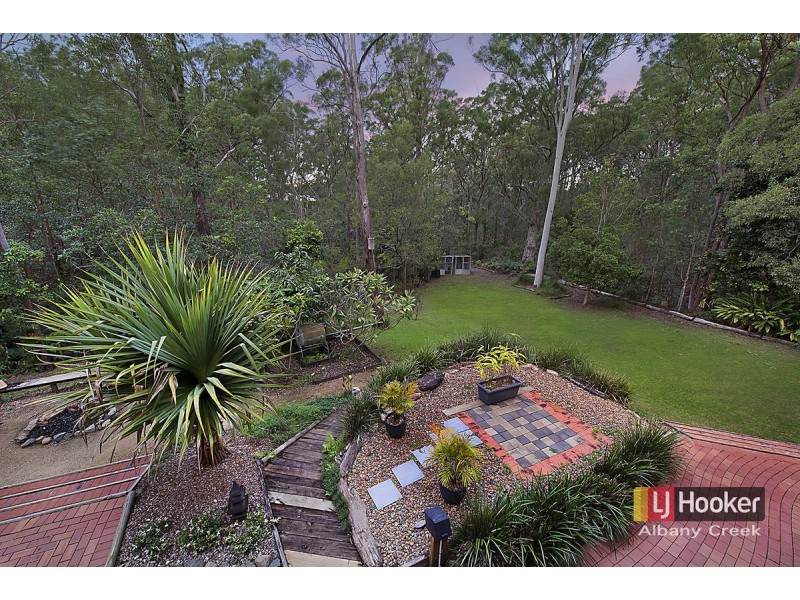 8 Estelle Court, Eatons Hill QLD 4037