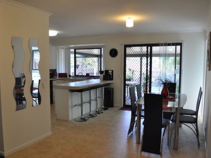 5 Flamingo Drive, Albany Creek QLD 4035