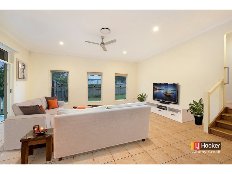 18 Granada Drive, Eatons Hill QLD 4037