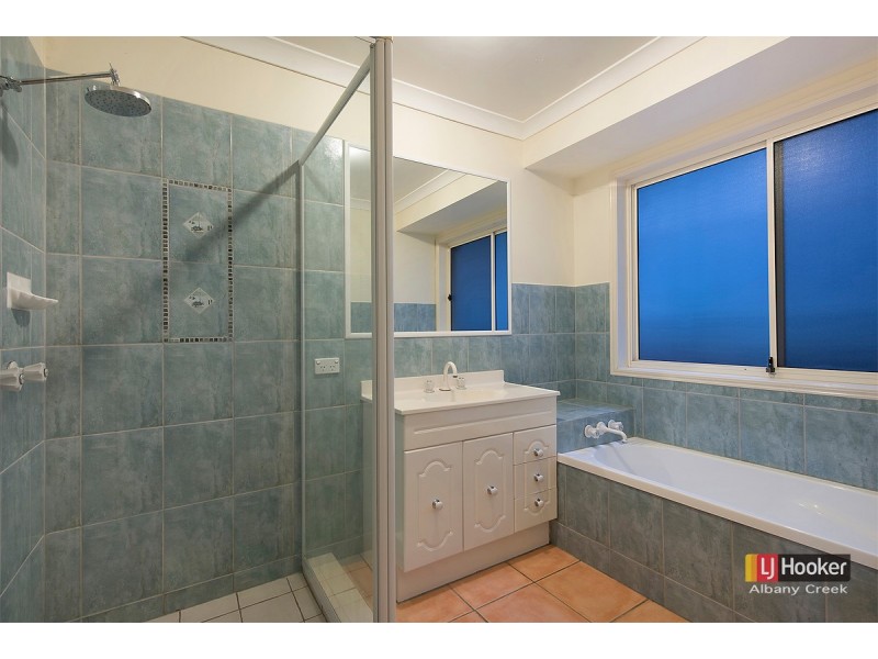 18 Granada Drive, Eatons Hill QLD 4037