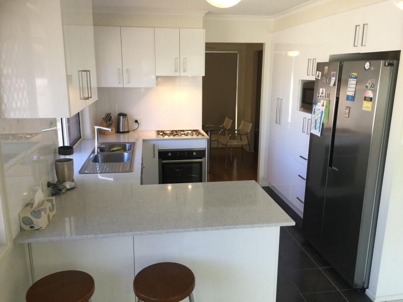 1 Saraband Drive, Eatons Hill QLD 4037