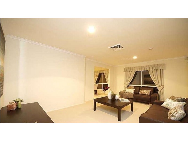 1 Saraband Drive, Eatons Hill QLD 4037