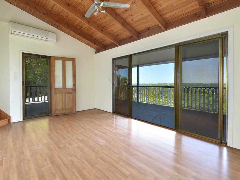 7 Nestor Court, Eatons Hill QLD 4037