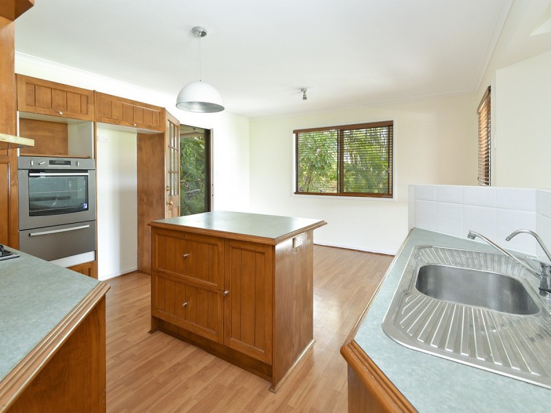 7 Nestor Court, Eatons Hill QLD 4037