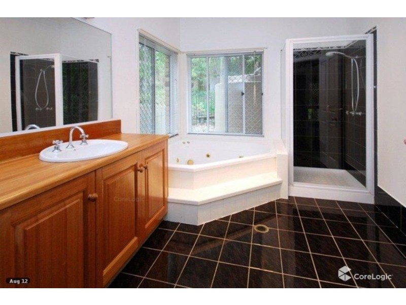 30 Cashmere Lane, Cashmere QLD 4500