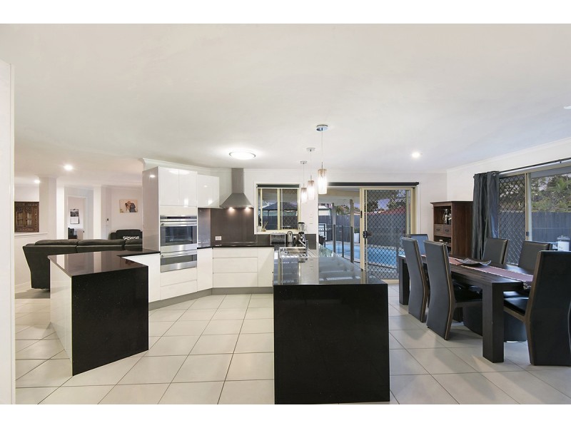 21 Paramount Drive, Warner QLD 4500